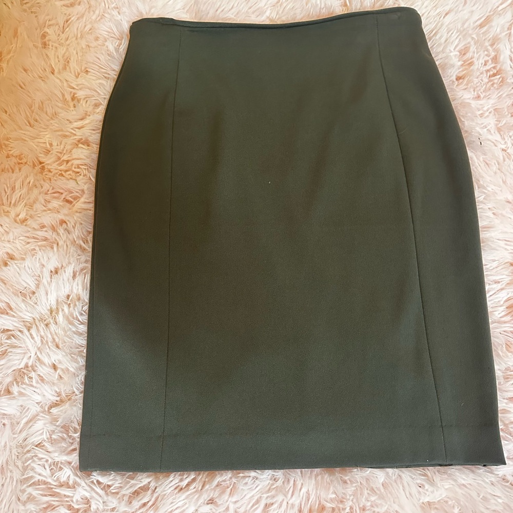 Women’s skirt.